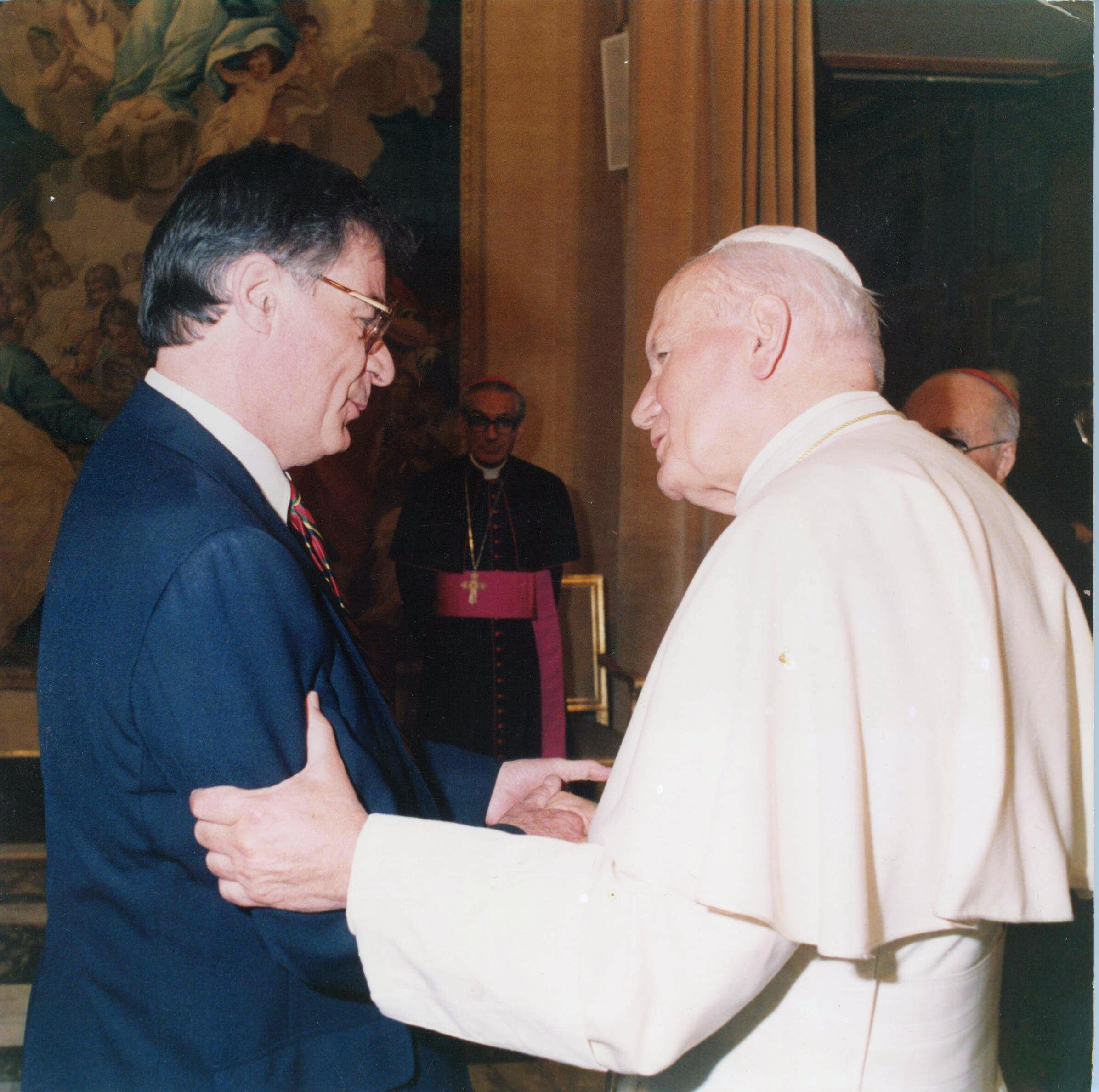 May 1993 - Richard Sipe and Pope John Paul II - Click on image for a larger view
